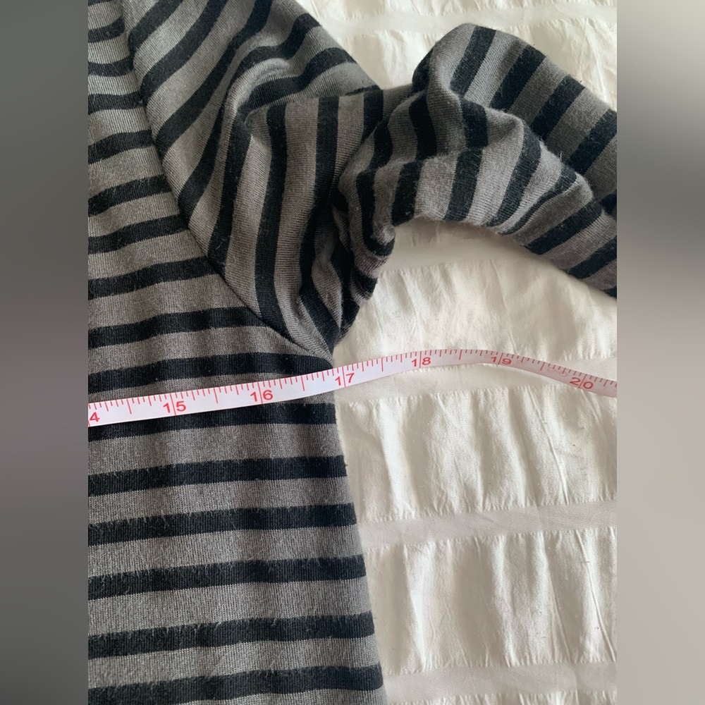 Michael Farrell Black and Gray Striped Women's Cardigan - Picture 9 of 16